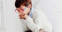 ¿Cómo evitar el estreñimiento en los niños?